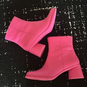 NWOT never worn Camper Kiara boots